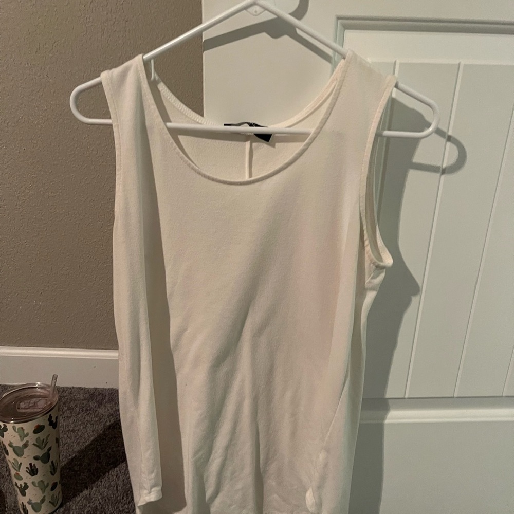 Women’s basic tee